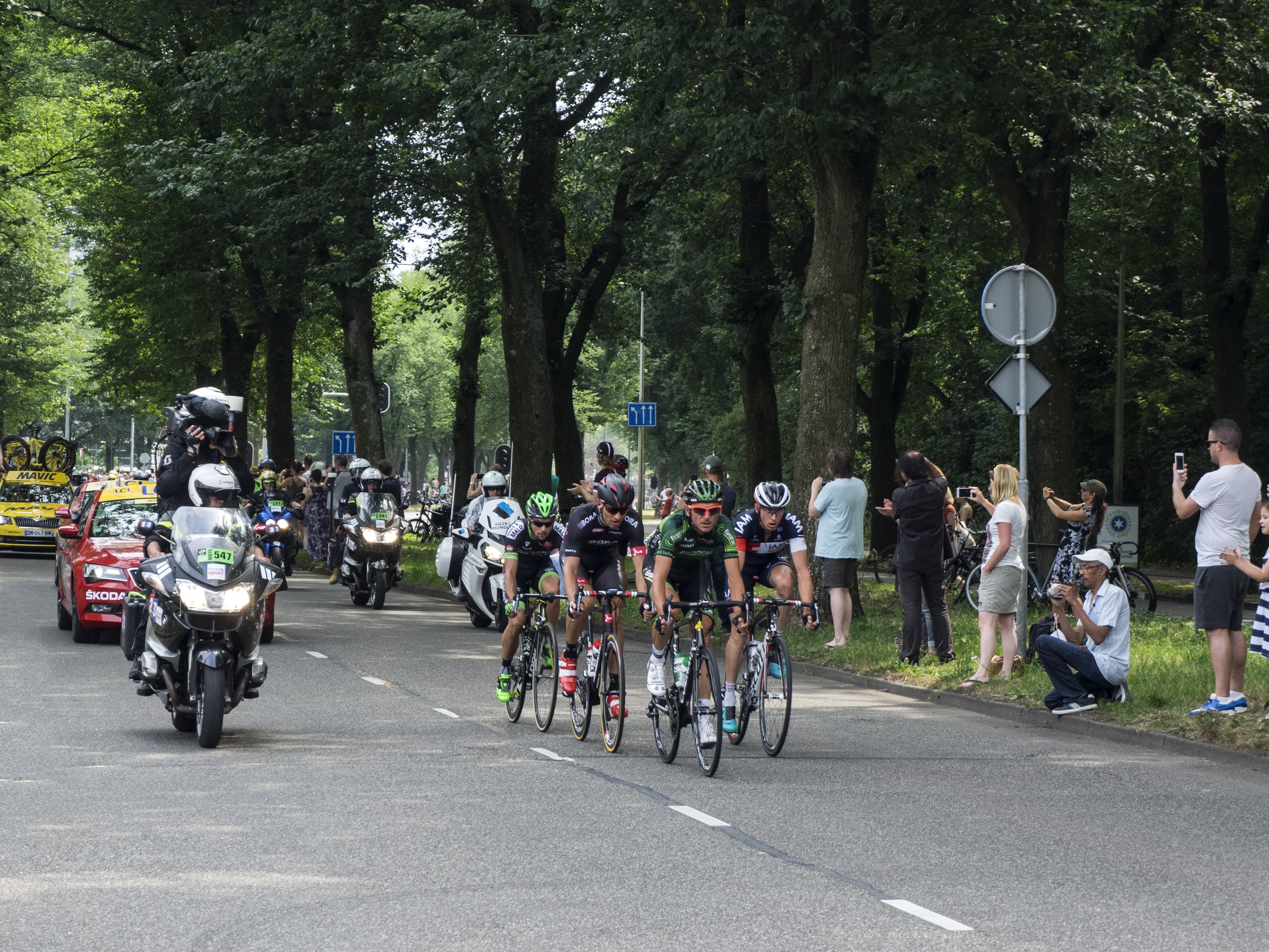 photo of bicycle race