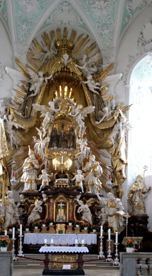gold religious altar thumbnail