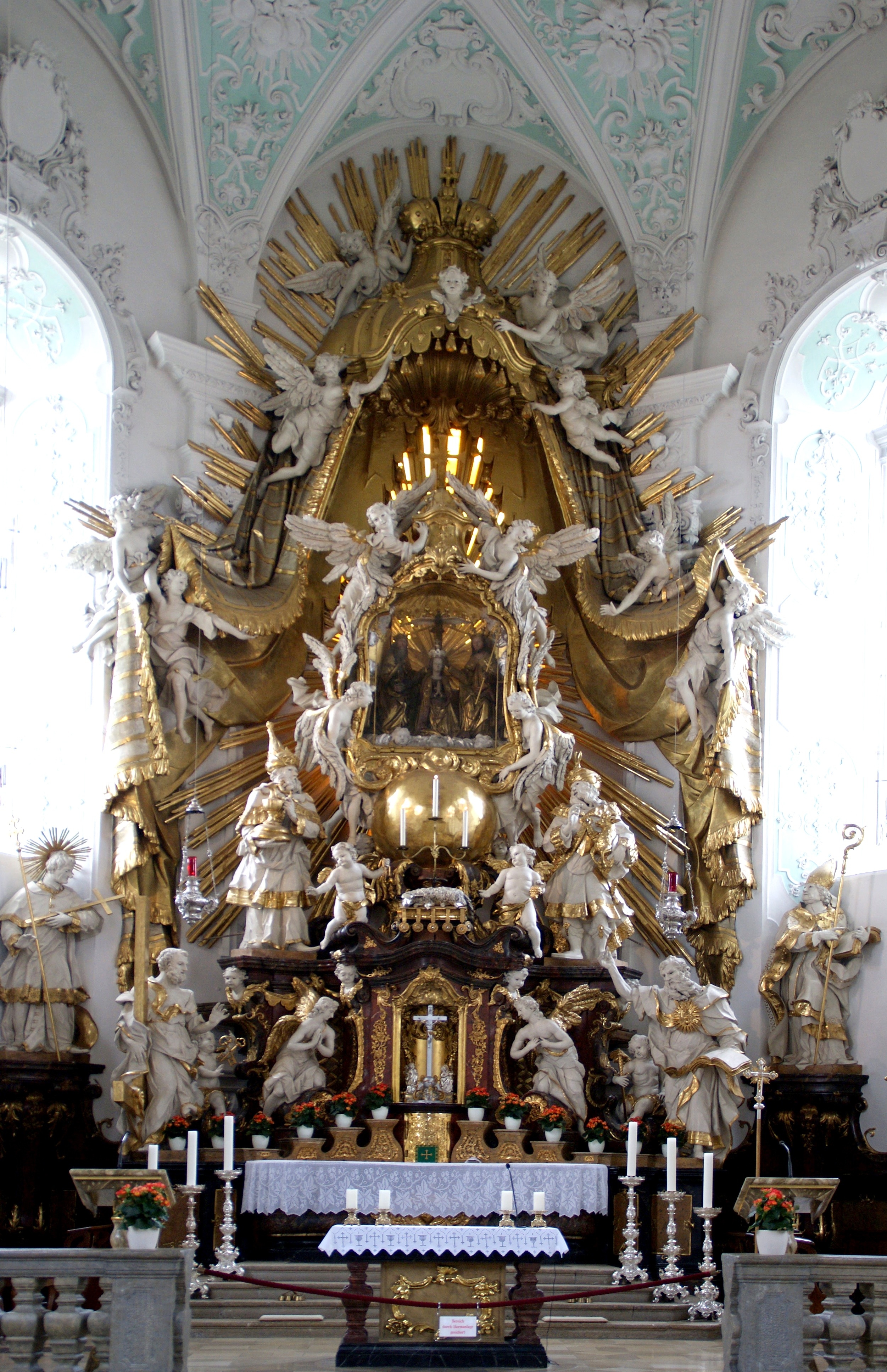 gold religious altar