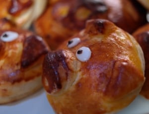 baked bread with pig accent thumbnail