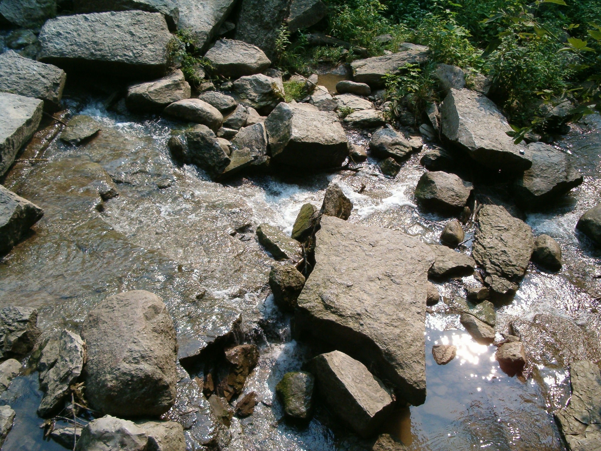 brown rock boulder