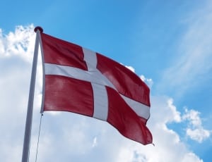 red and white cross flag thumbnail