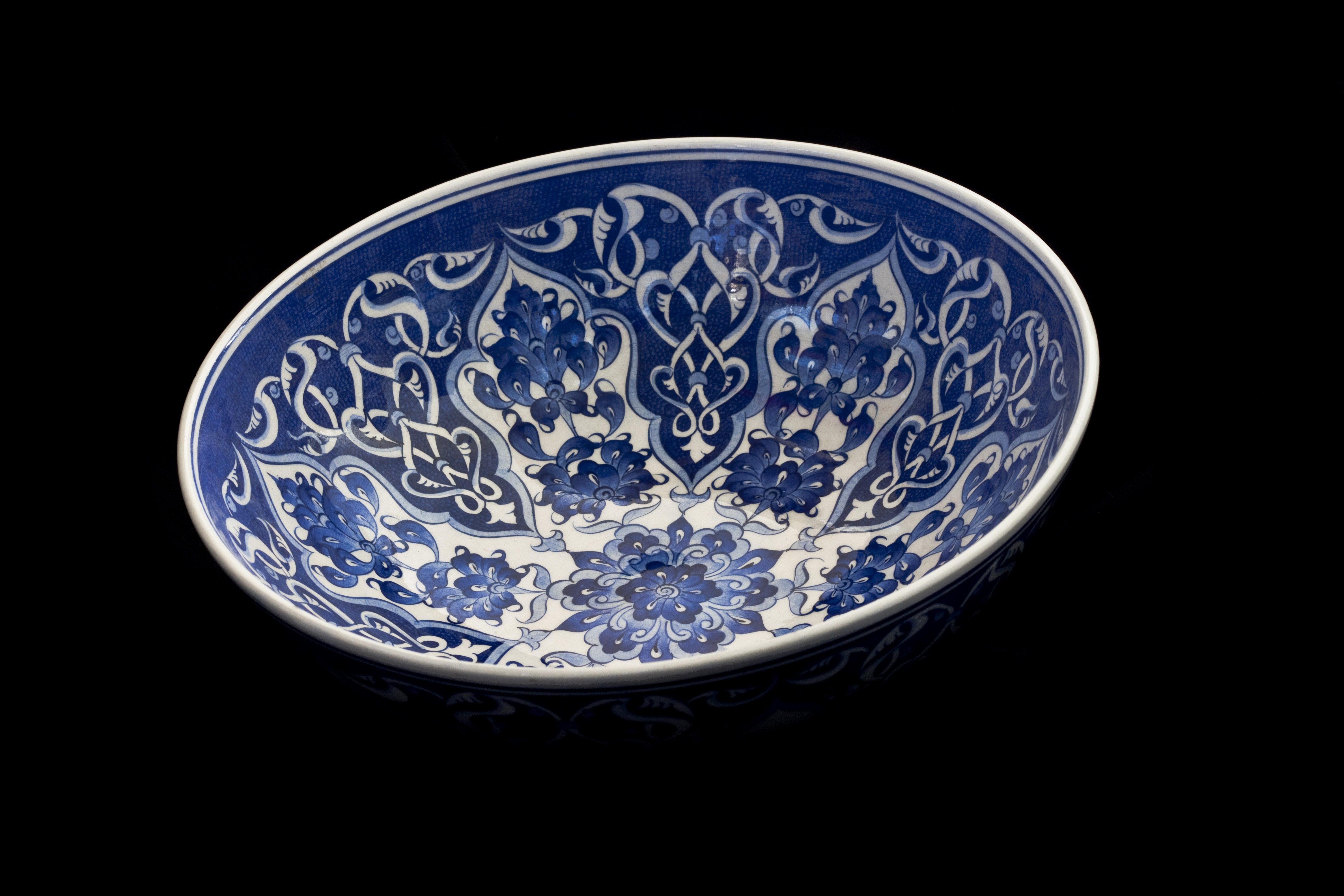 blue and white floral ceramic round bowl