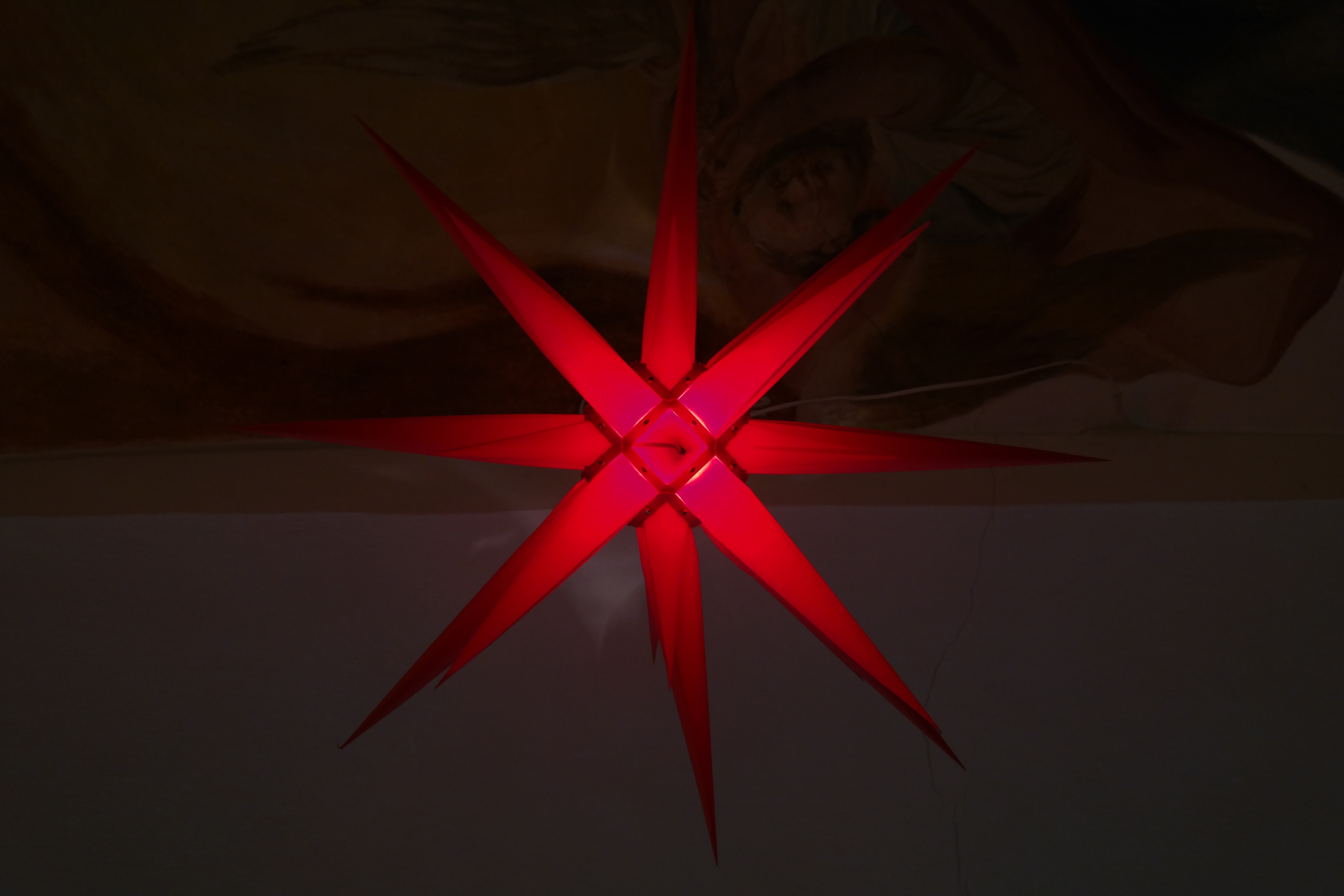 red star hanging decor