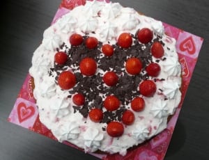 white chocolate stawberry cage thumbnail