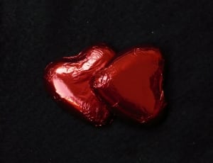 2 heart shaped plastic packs thumbnail