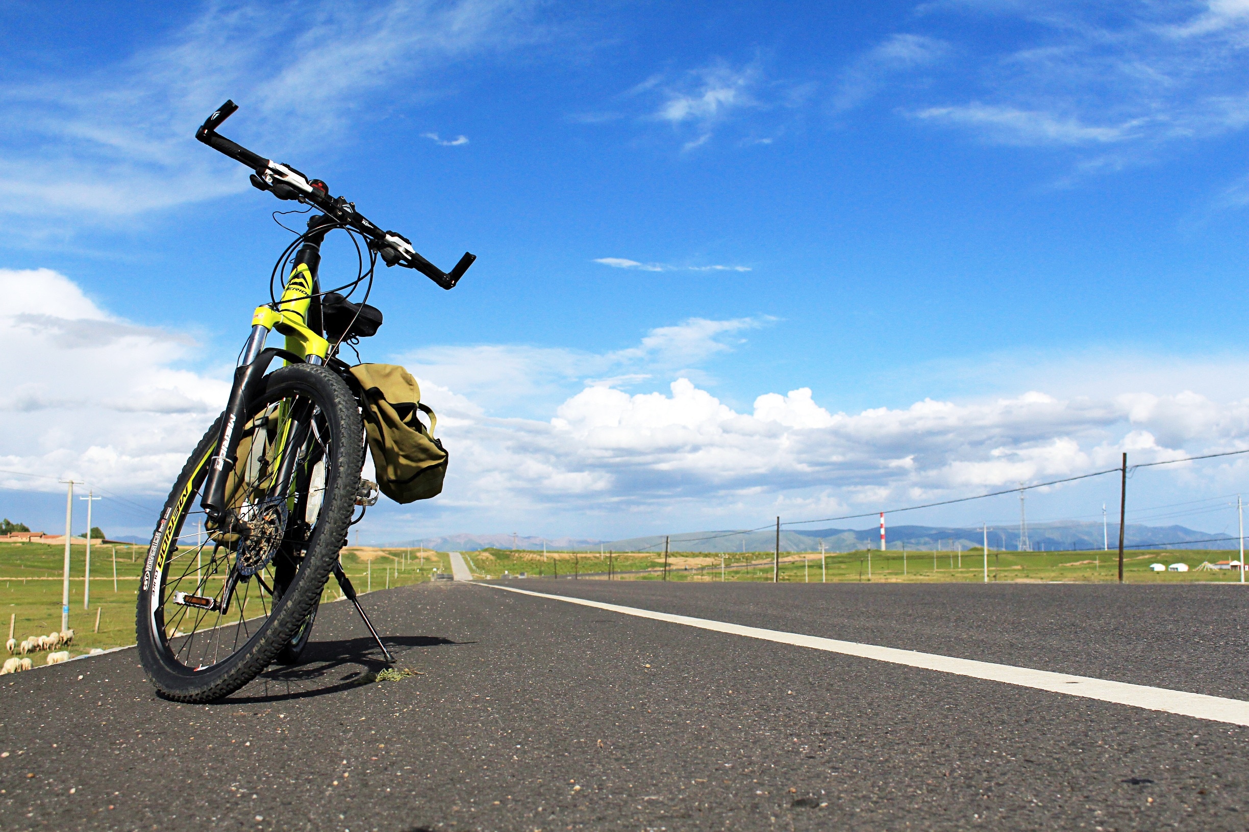 yellow hardtail mountain bike