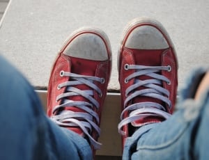 red converse low top sneakers thumbnail