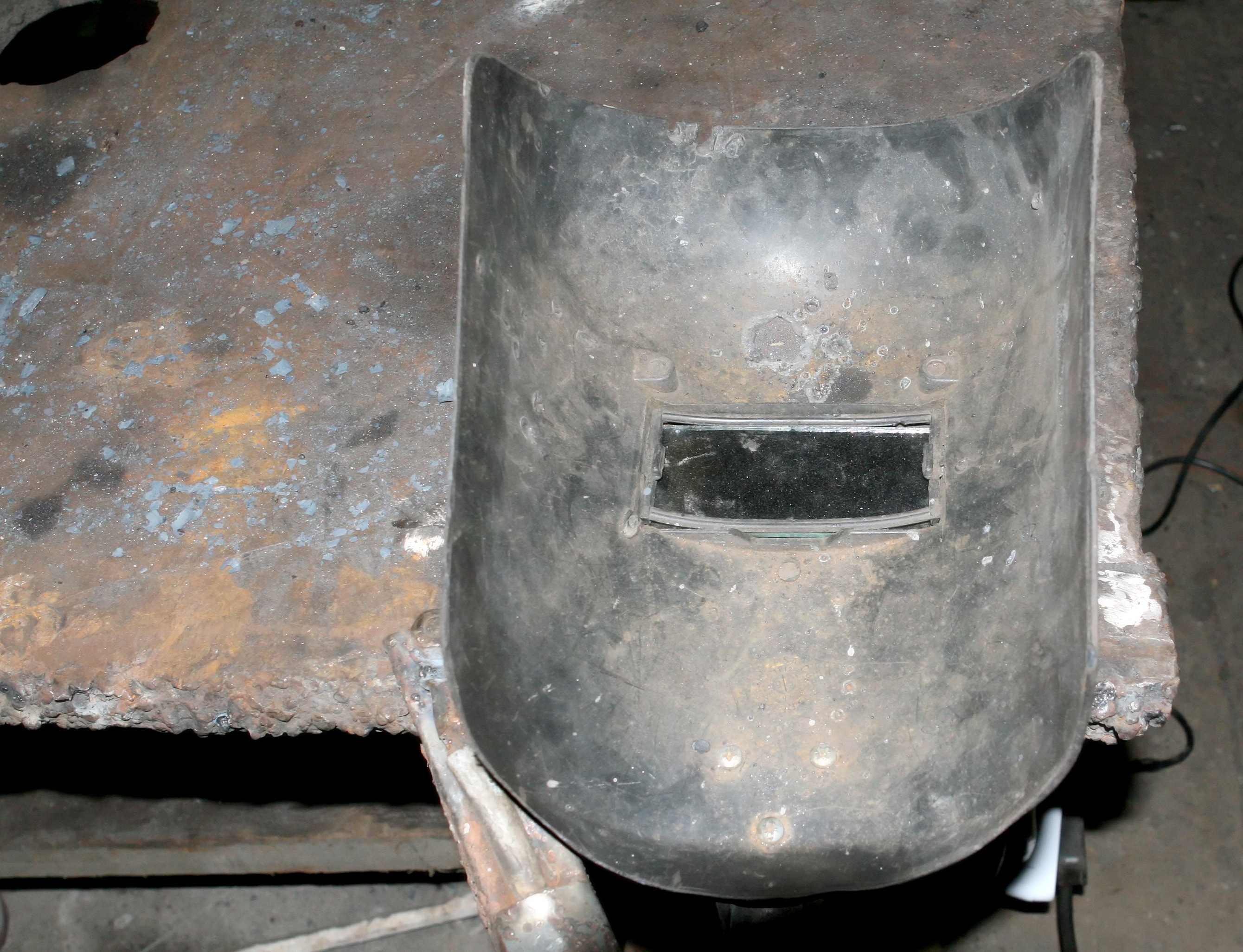 black welding mask
