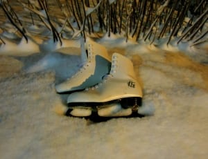 white ice skates thumbnail