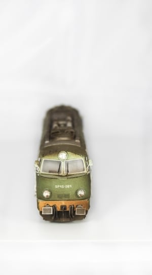 green and gold train die cast thumbnail