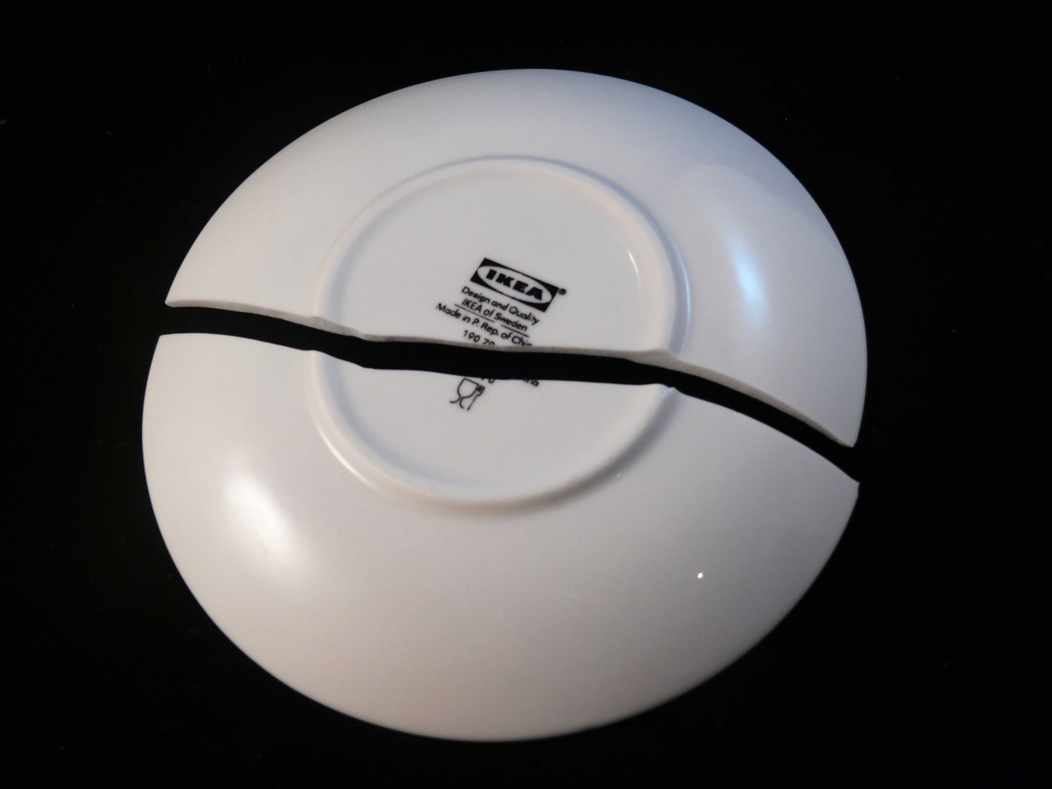 white ceramic ikea round plate