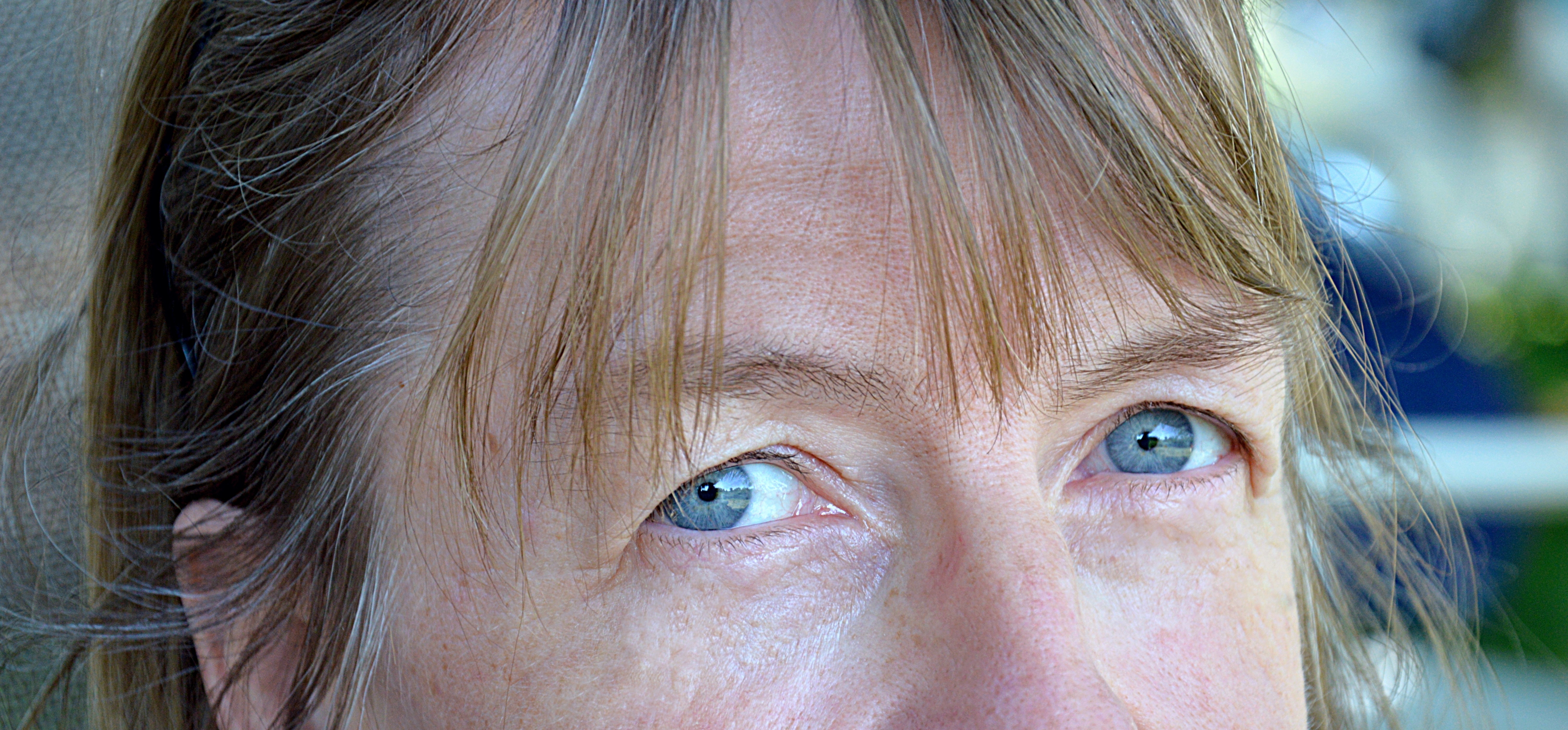 women's blue eyes and blonde hair