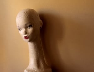 woman head ceramic figurine thumbnail