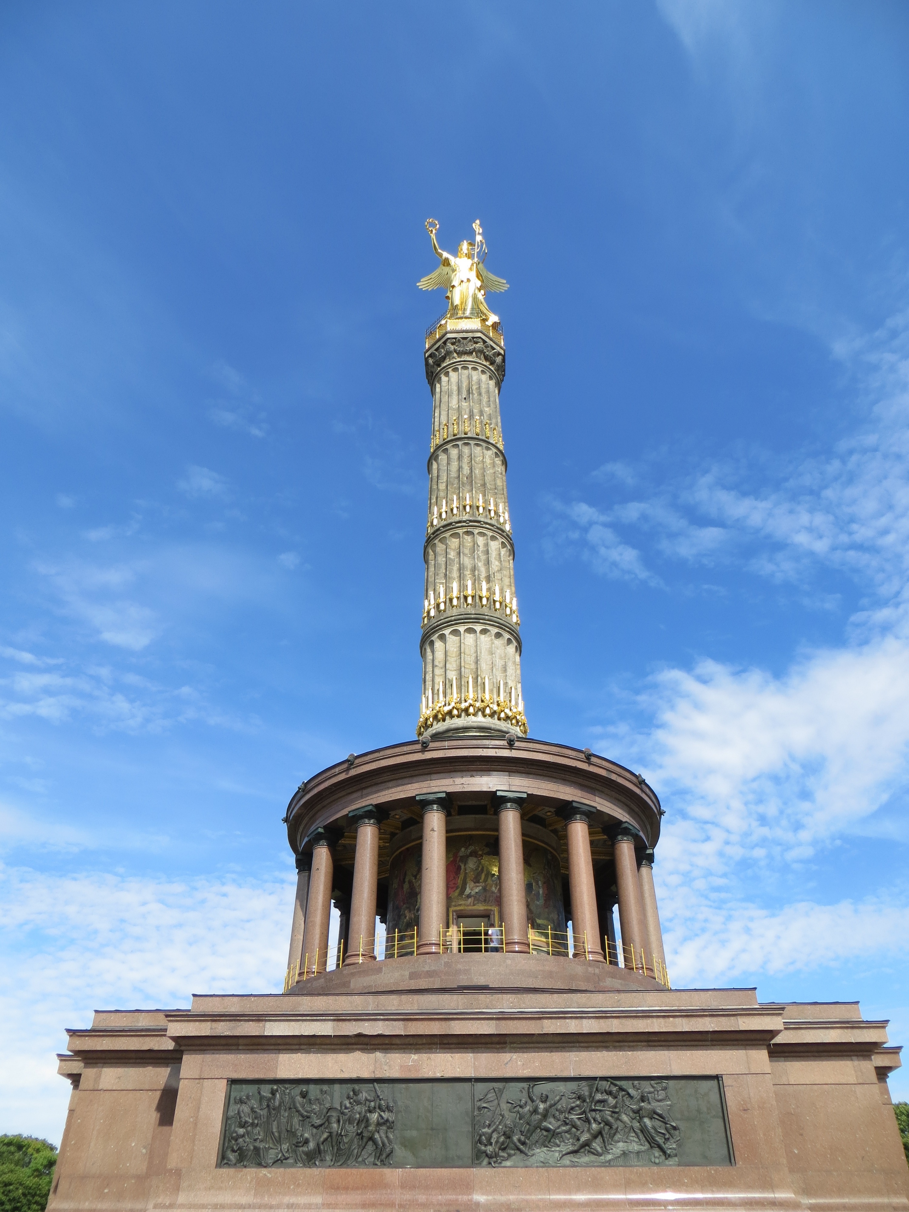 gold angel column statue