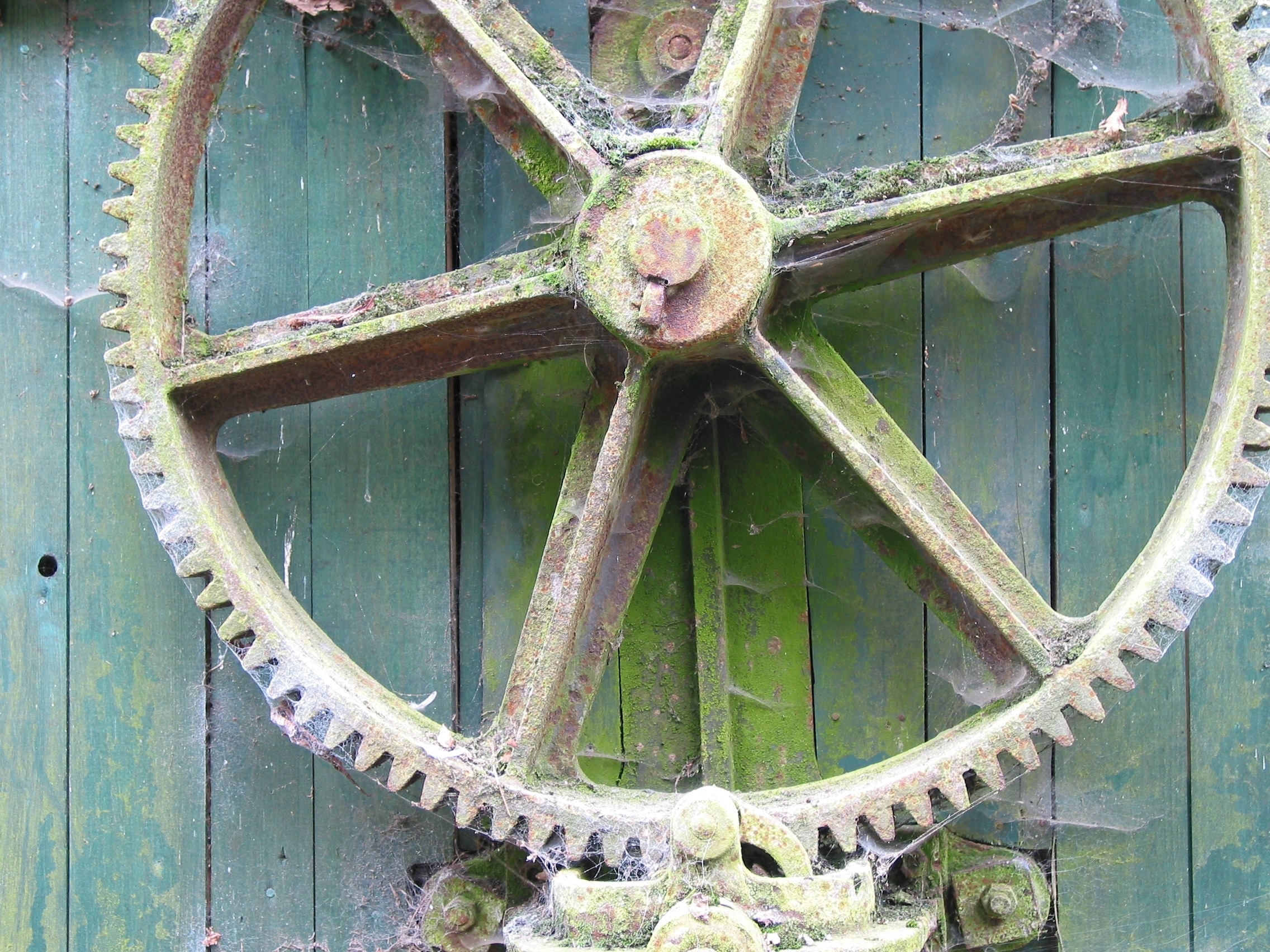 gray metal wheel