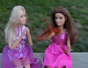 2 barbie dolls thumbnail