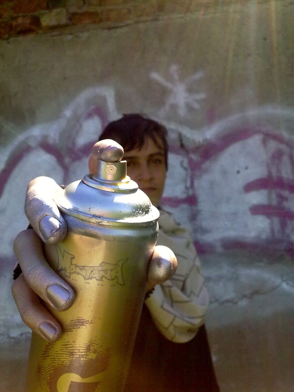 gray and gold montana spray paint bottle preview