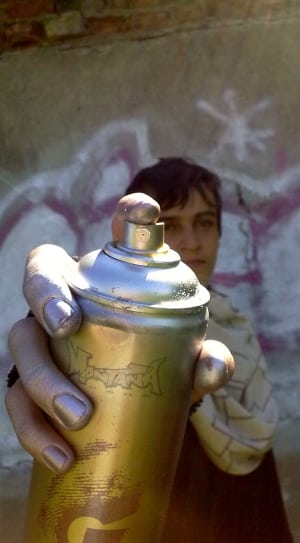 gray and gold montana spray paint bottle thumbnail