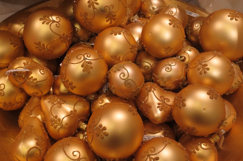 gold bauble lot preview