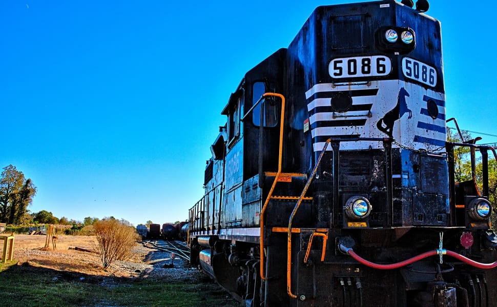 black 5086 train preview