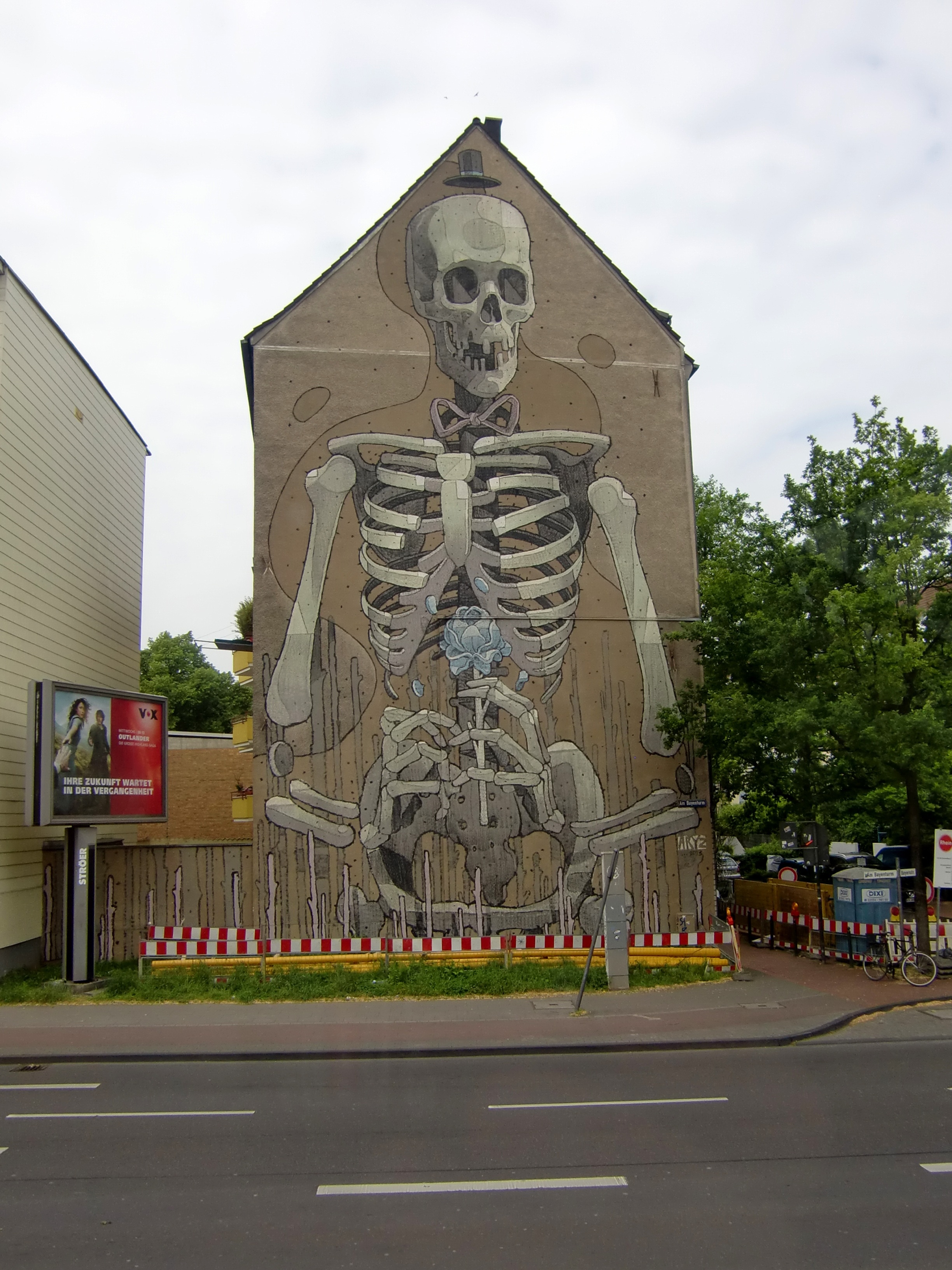 skeleton print house