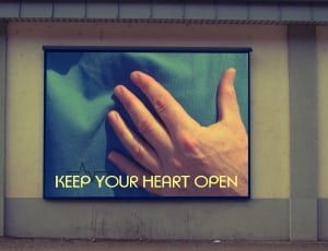 keep your heart open wall decoration thumbnail