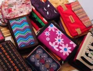 assorted zip purses thumbnail