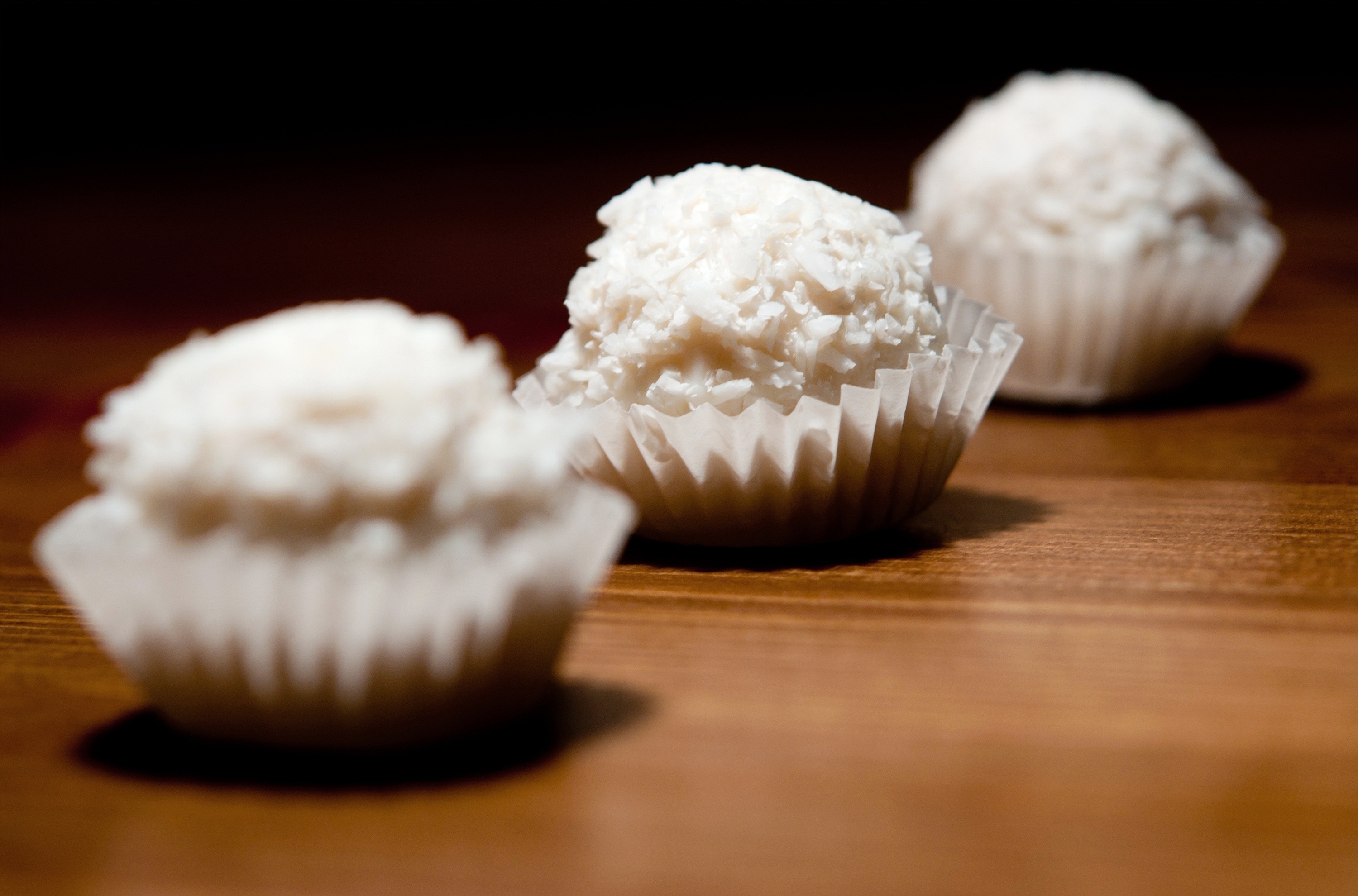 3 white cupcakes