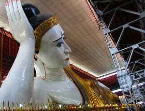 big white and yellow Hindu Deity statue thumbnail
