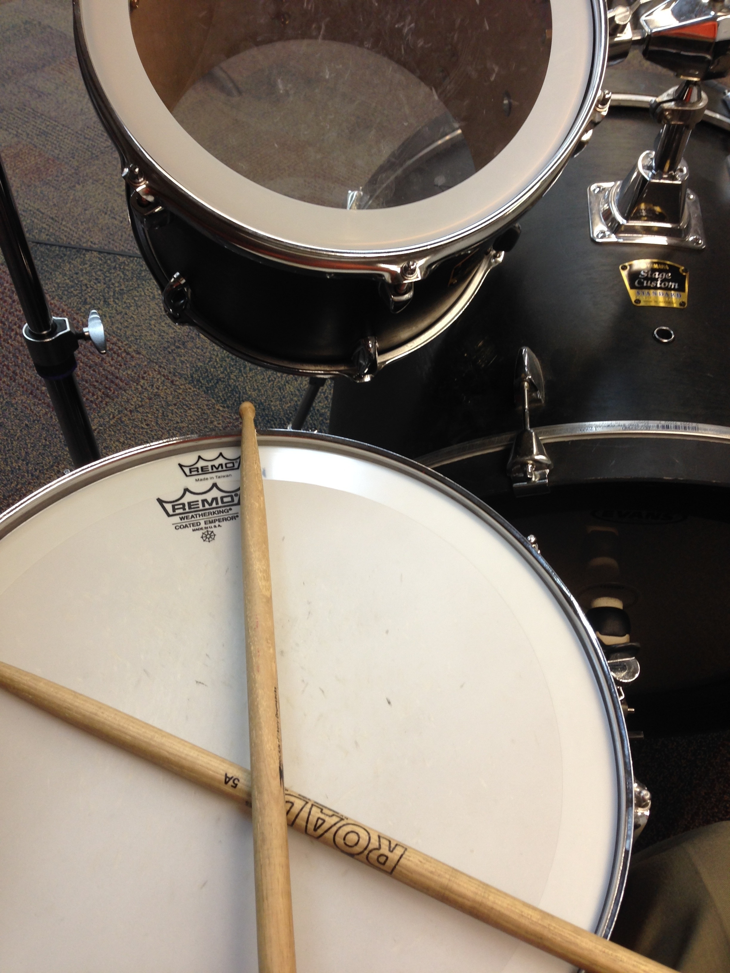 remo snare and drum sticks
