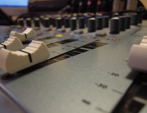 gray audio mixer thumbnail