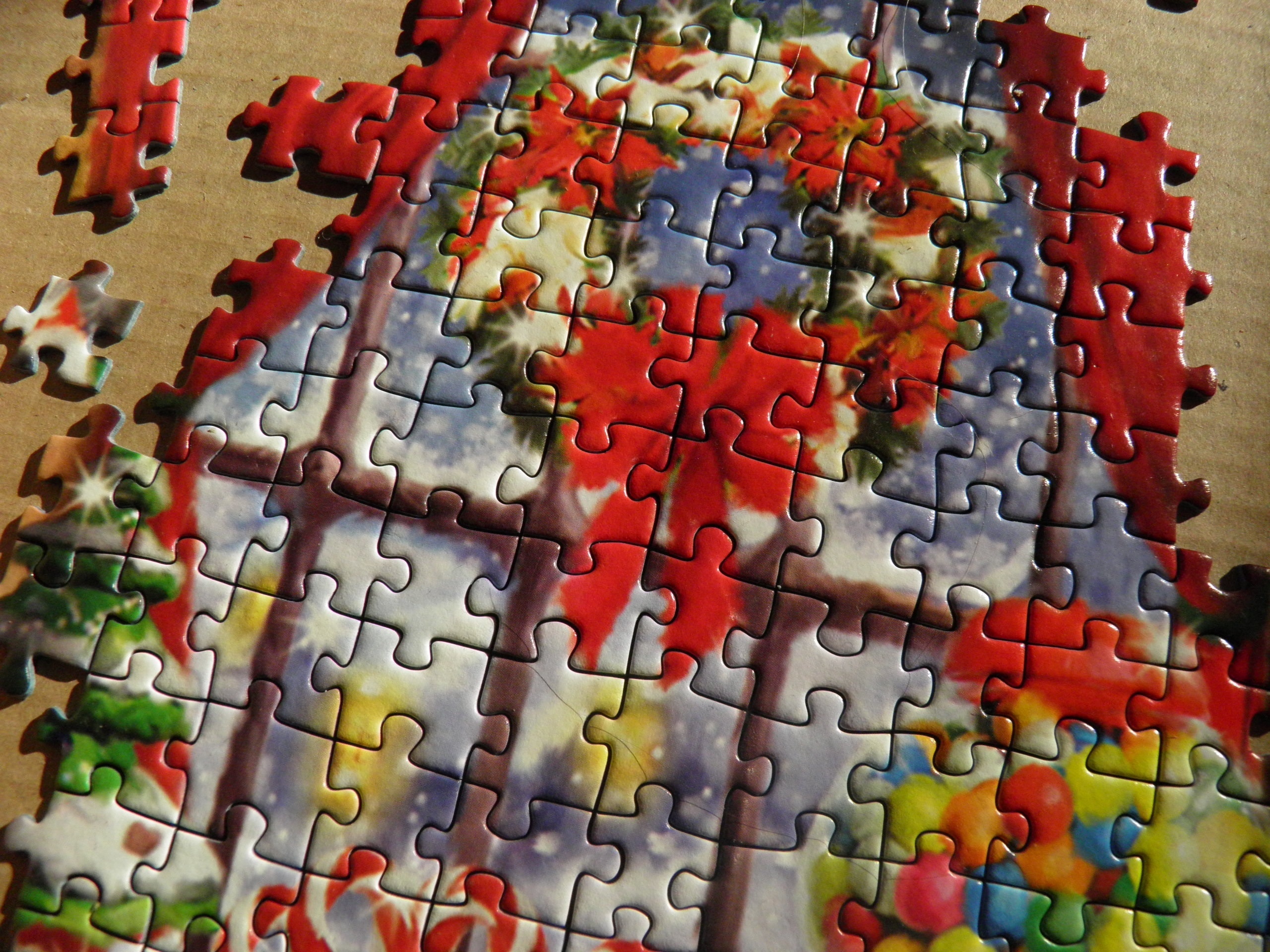 red blue and green jigsaw puzzle