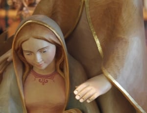 ceramic nativity mary thumbnail
