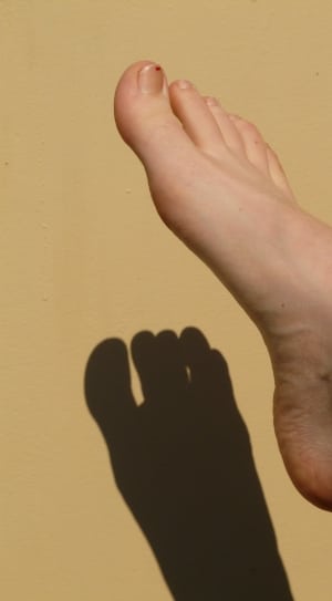 person's right foot thumbnail