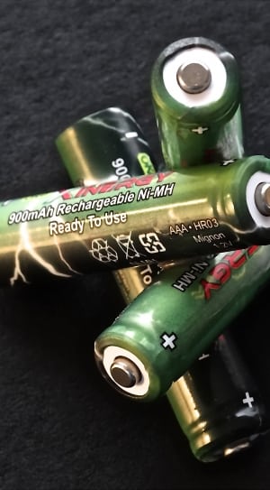4 rechargeable ni-mh batteries thumbnail