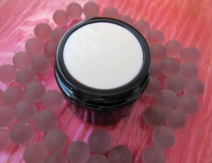 black and white round storage container thumbnail