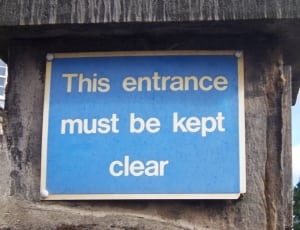 this entrance must be kept clear signage thumbnail