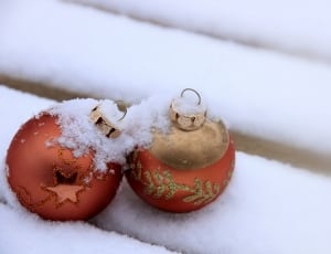 2 orange christmas baubles thumbnail