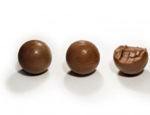 three round chocolates thumbnail