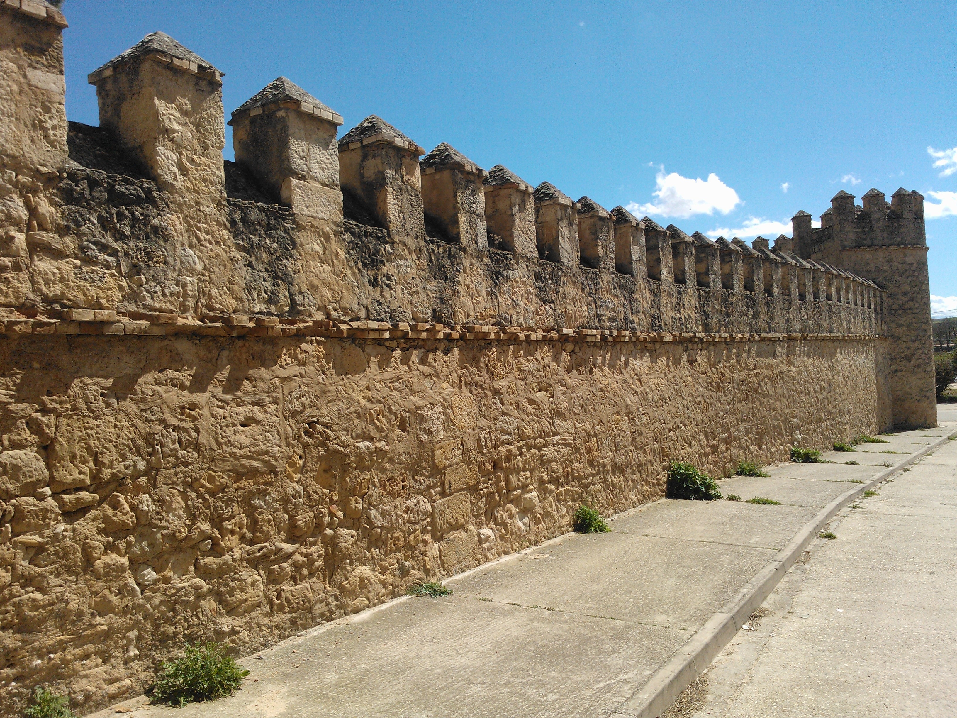 Крепости древнего рима. Маррокагская стена. Замок Берланга-де-Дуэро. Стена замка. Стена крепости.