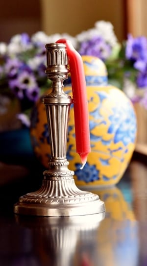 red stick candle thumbnail