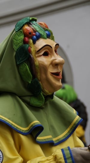 statuette wearing hijab thumbnail