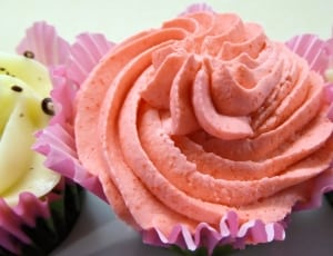 pink flower shape candy thumbnail