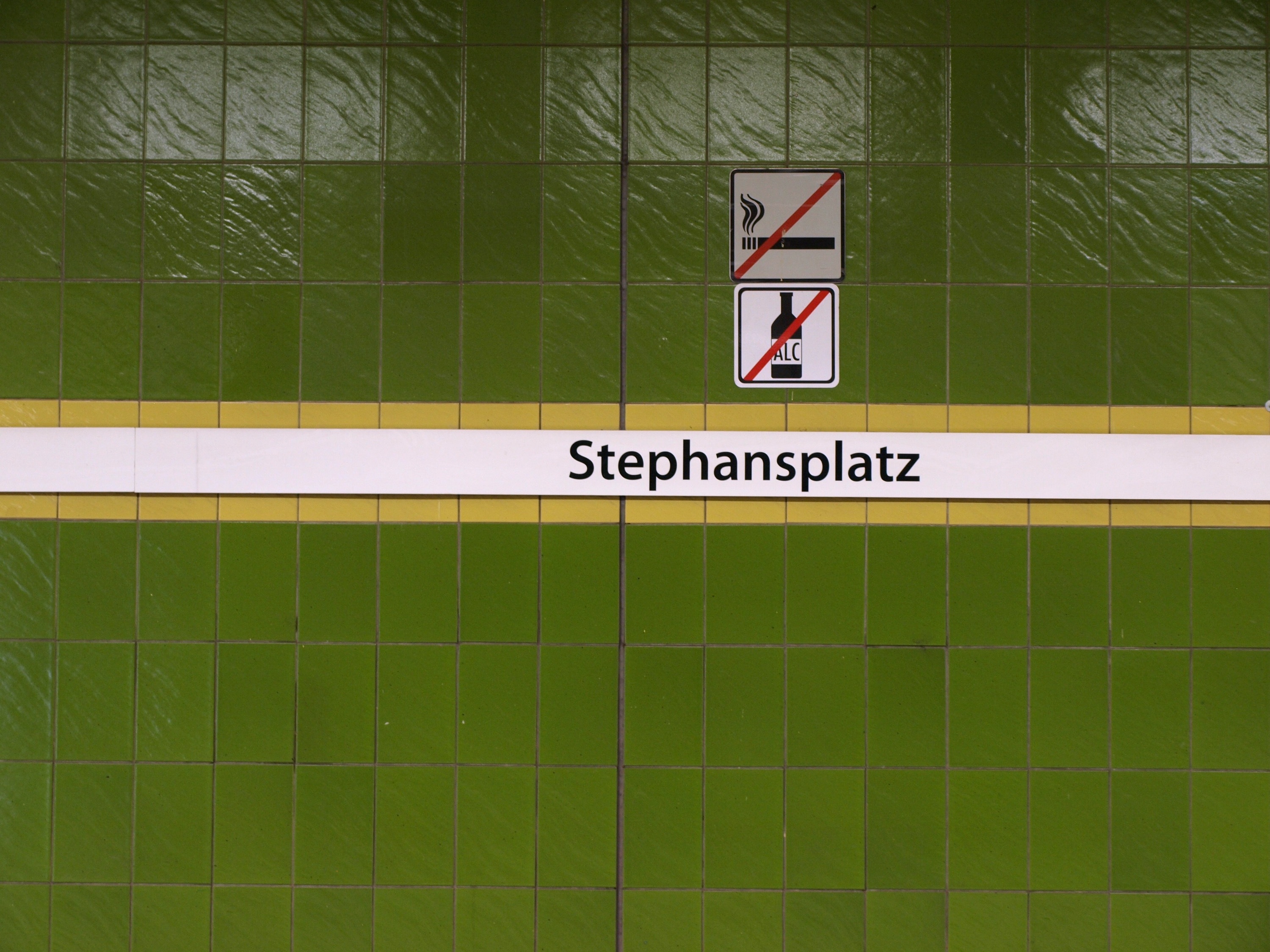 green steaphansplatz ceramic square tile flooring