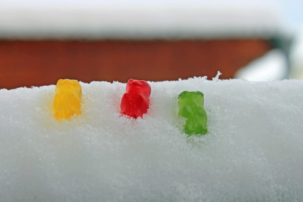 3 gummy bears preview
