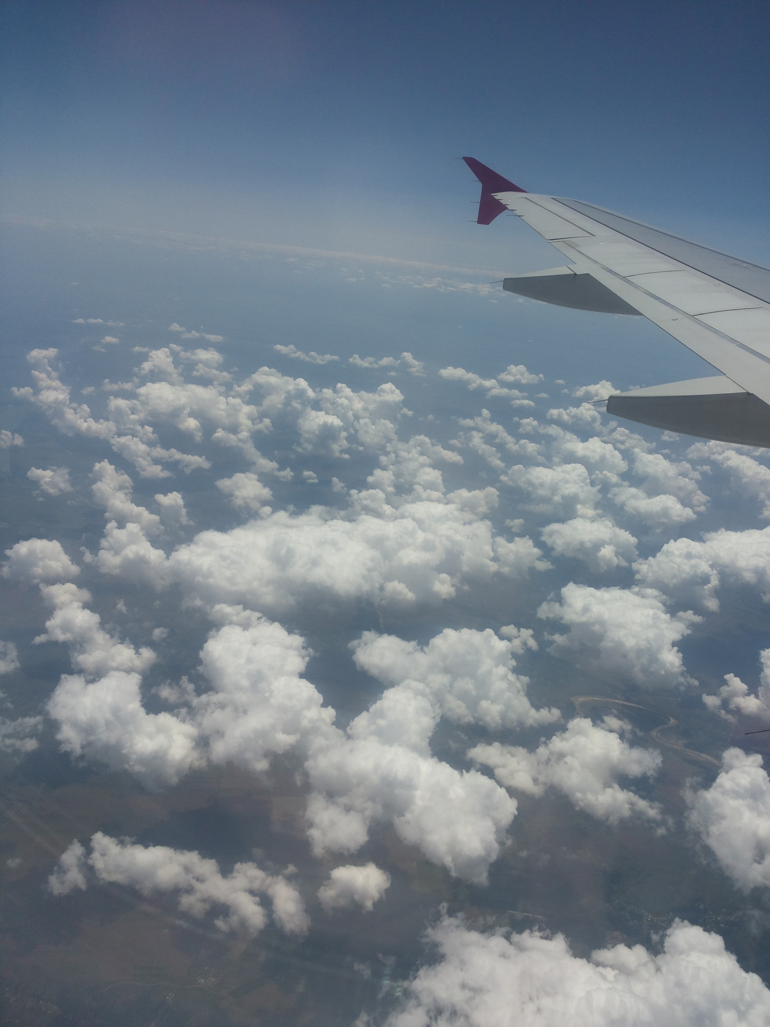 Виды самолетов. Самолет в небе. Небо из самолета. Вид с самолета. Самолет в облаках.