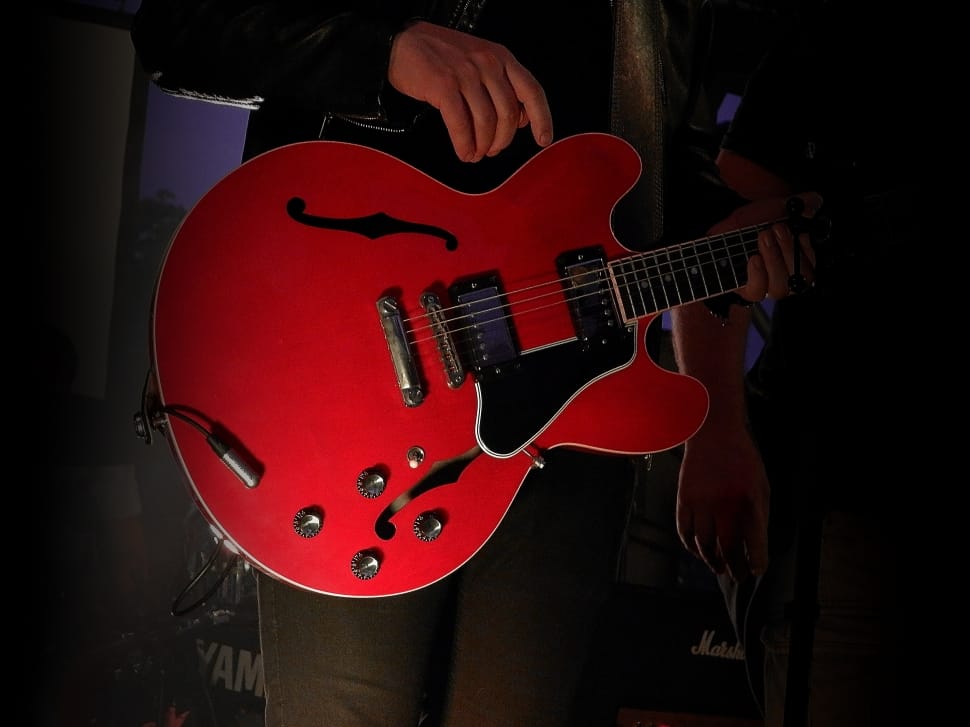 red semi hollow guitar preview