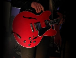 red semi hollow guitar thumbnail