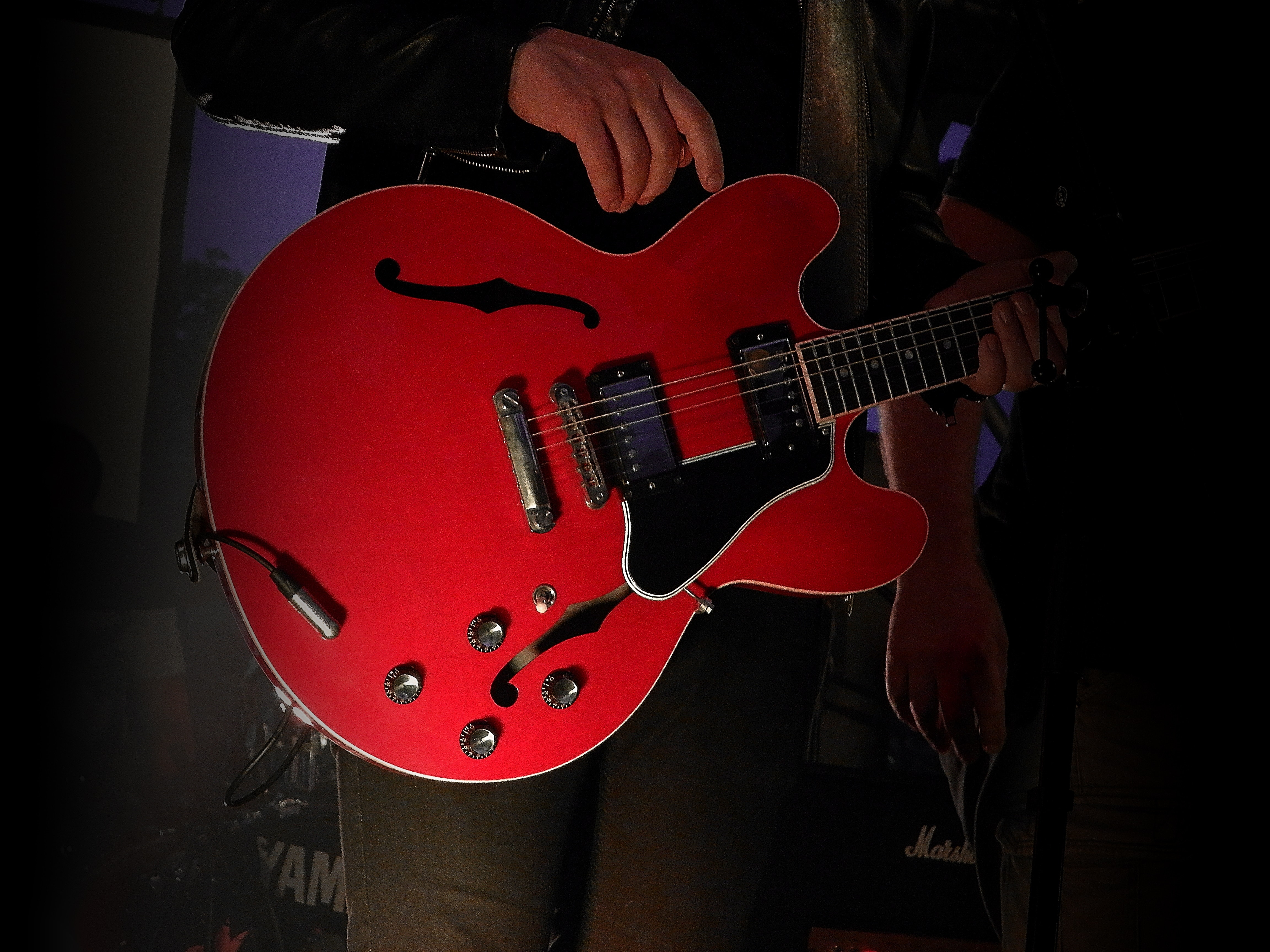red semi hollow guitar